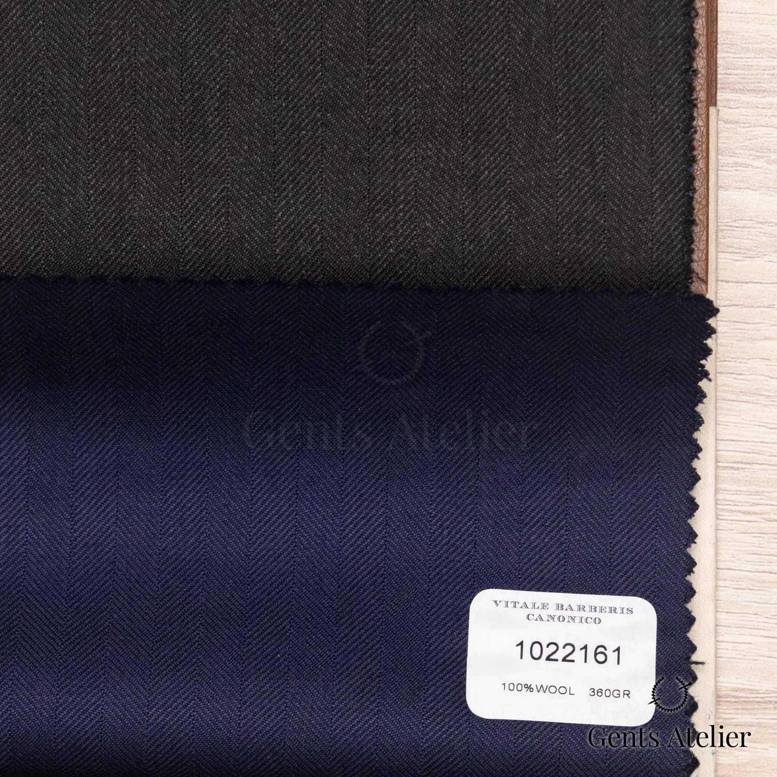 Образец ткани Vitale Barberis Canonico 1022161 с этикеткой, тёмно-синий