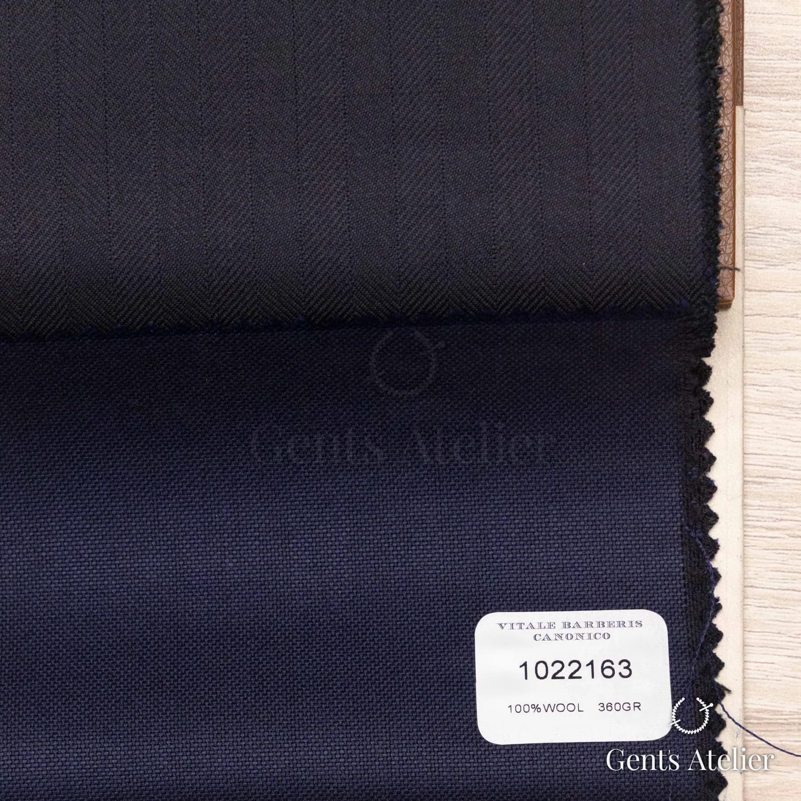 Образец ткани Vitale Barberis Canonico 1022163 с этикеткой, тёмно-синий
