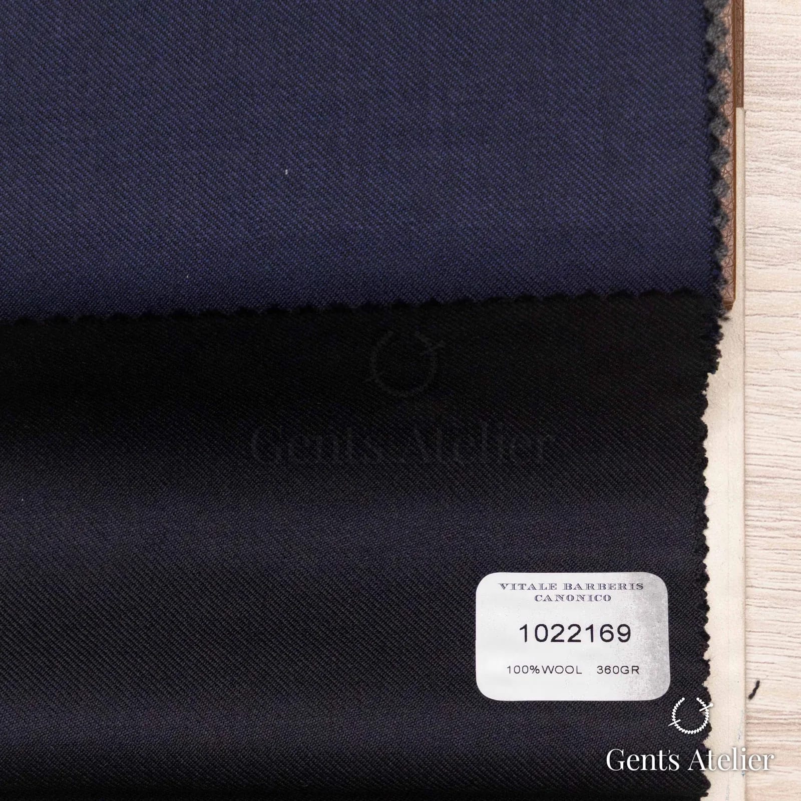 Образец ткани Vitale Barberis Canonico 1022169 с этикеткой, почти чёрный