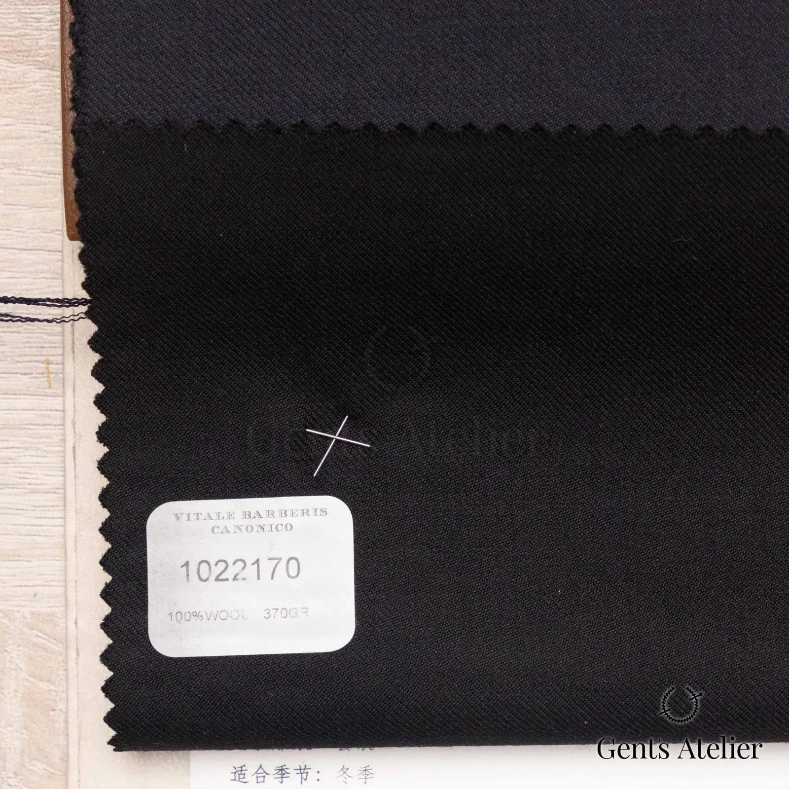 Образец ткани Vitale Barberis Canonico 1022170 с этикеткой, чёрный