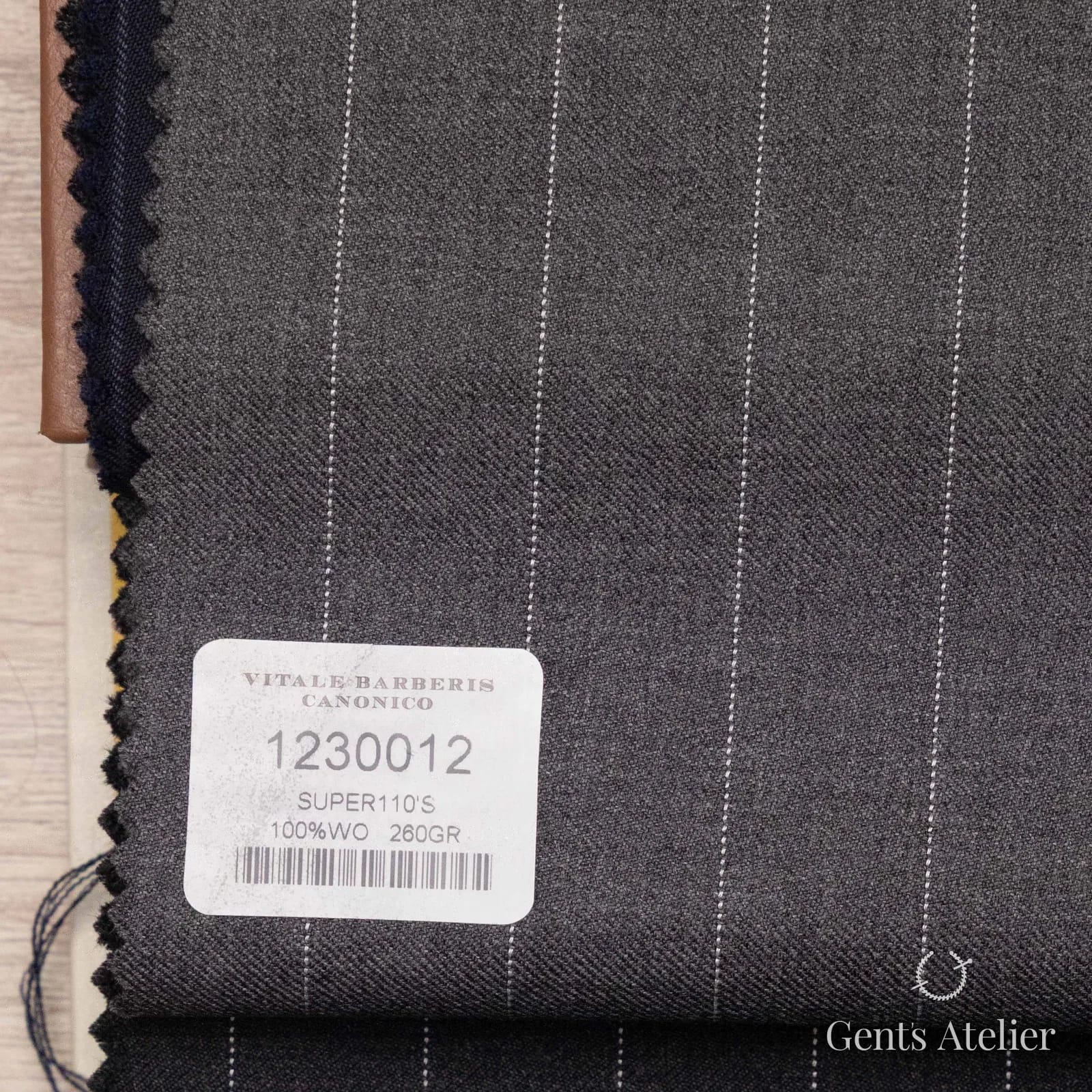 Образец ткани Vitale Barberis Canonico 1230012 с этикеткой, тёмно-серый