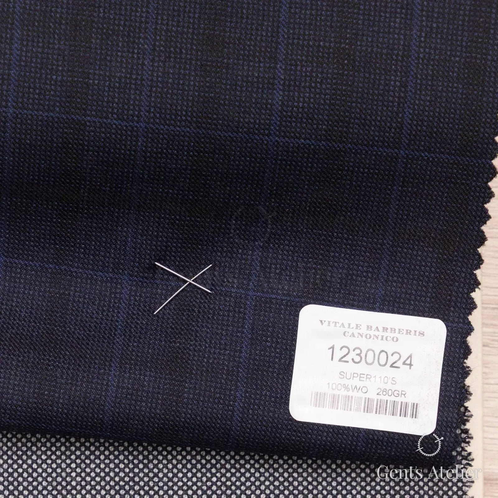 Образец ткани Vitale Barberis Canonico 1230024 с этикеткой, тёмно-синий, почти чёрный