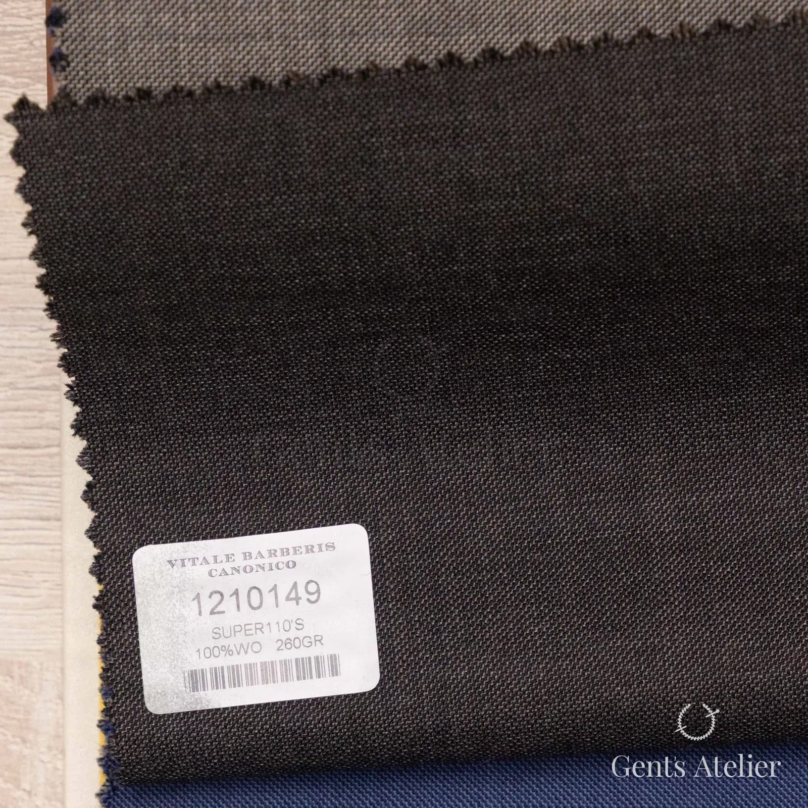Образец ткани Vitale Barberis Canonico 1210149 с этикеткой, очень тёмный антрацит