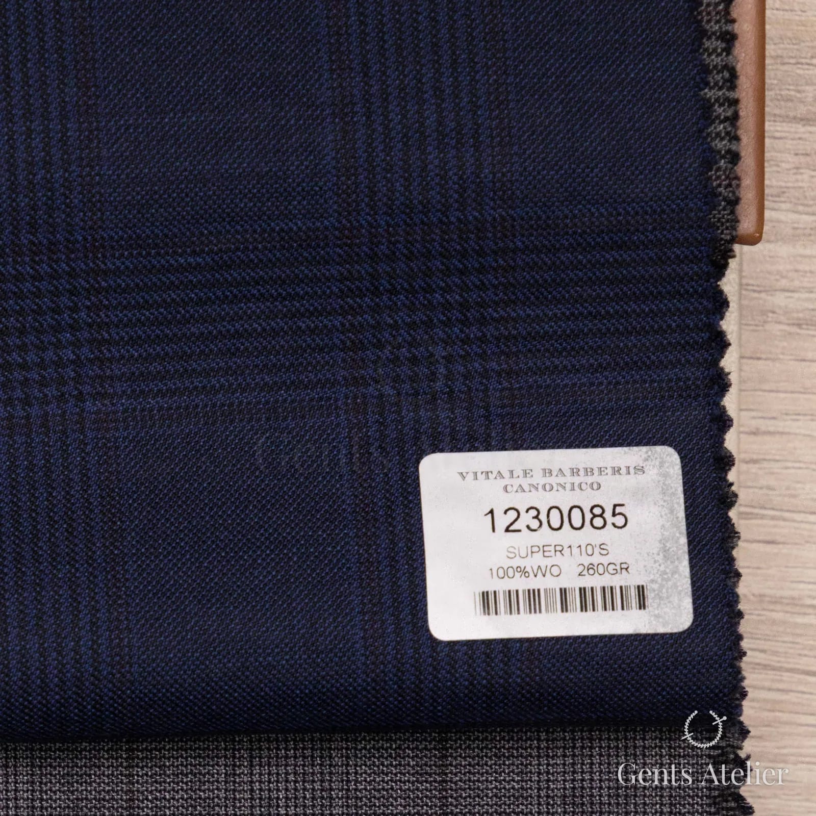 Образец ткани Vitale Barberis Canonico 1230085 с этикеткой, тёмно-синий