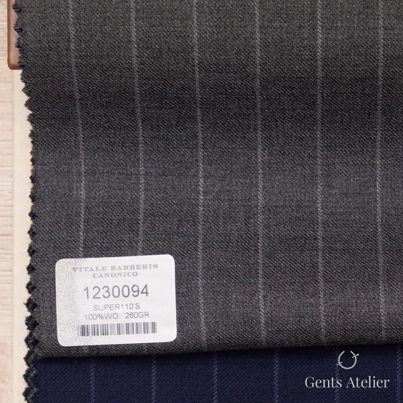 Образец ткани Vitale Barberis Canonico 1230094 с этикеткой, серый