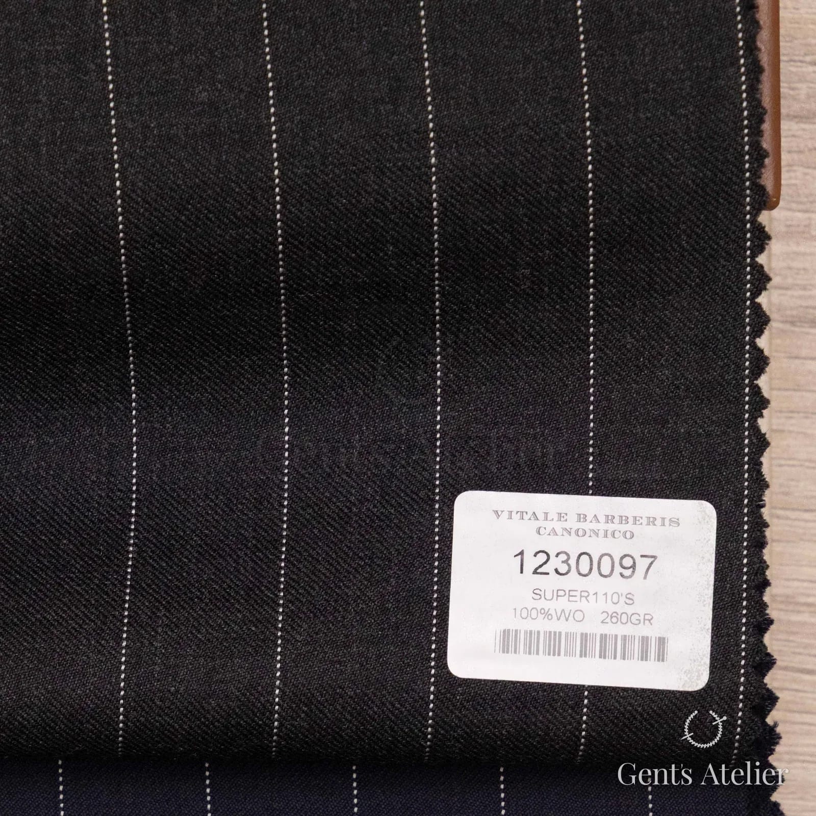 Образец ткани Vitale Barberis Canonico 1230097 с этикеткой, тёмно-серый