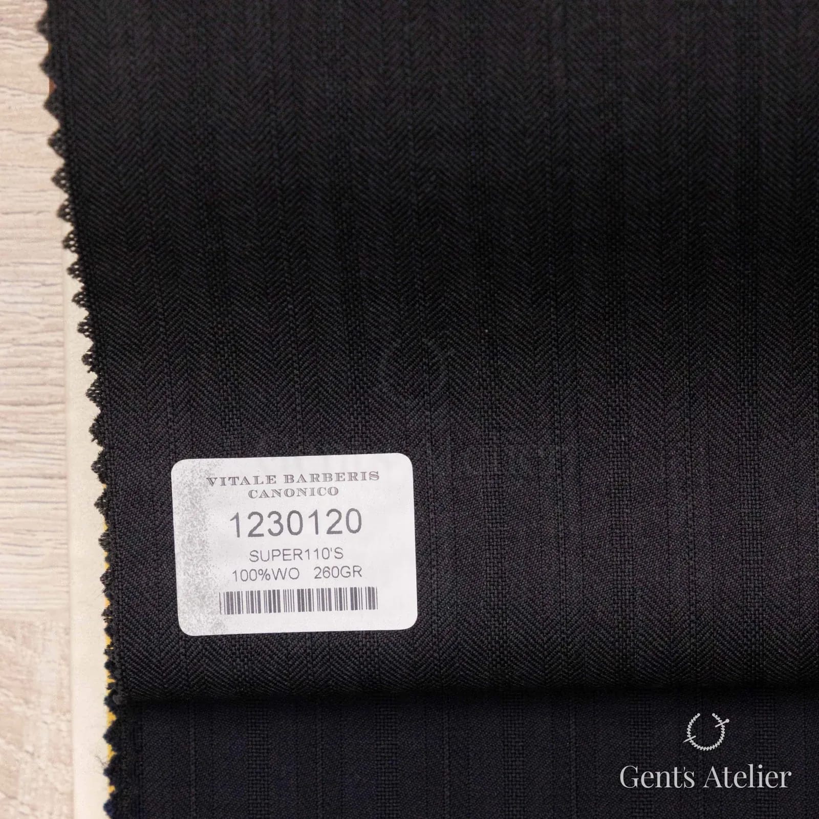 Образец ткани Vitale Barberis Canonico 1230120 с этикеткой, чёрный с полосой