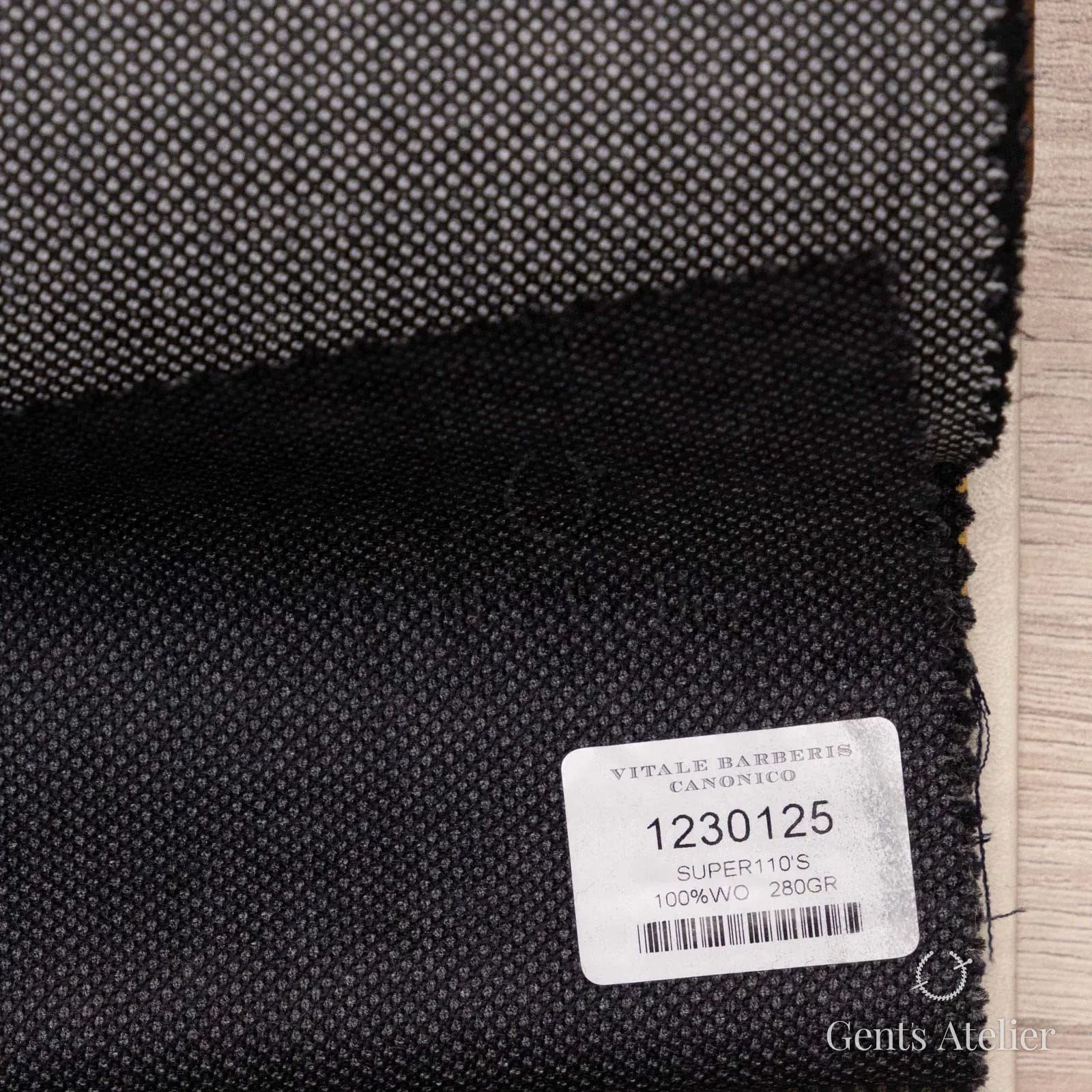 Образец ткани Vitale Barberis Canonico 1230125 с этикеткой, тёмно-синий