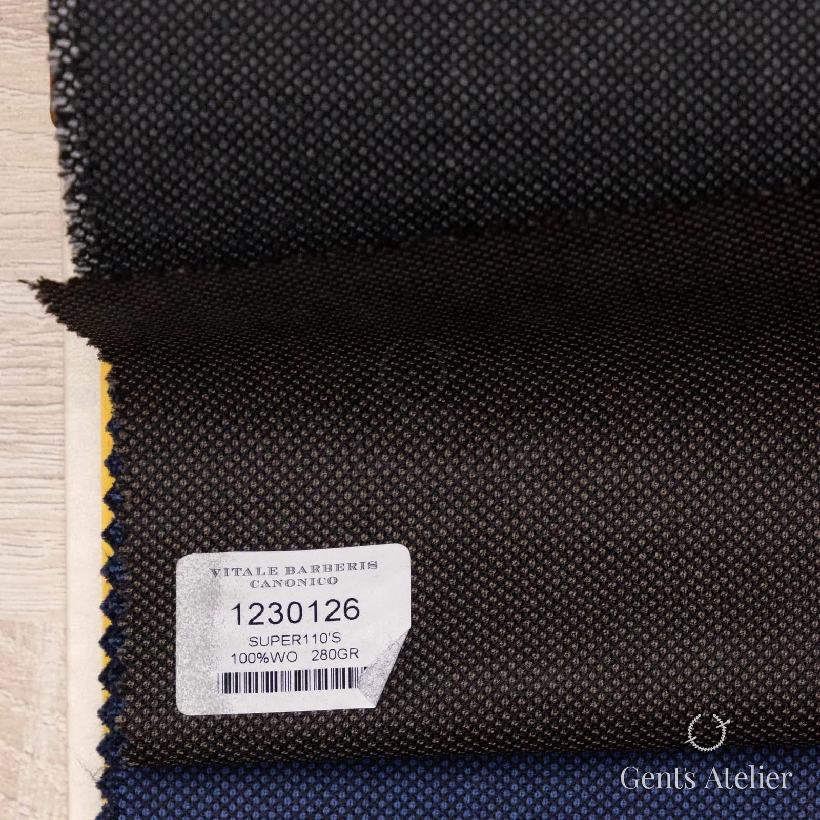 Образец ткани Vitale Barberis Canonico 1230126 с этикеткой, тёмно-синий
