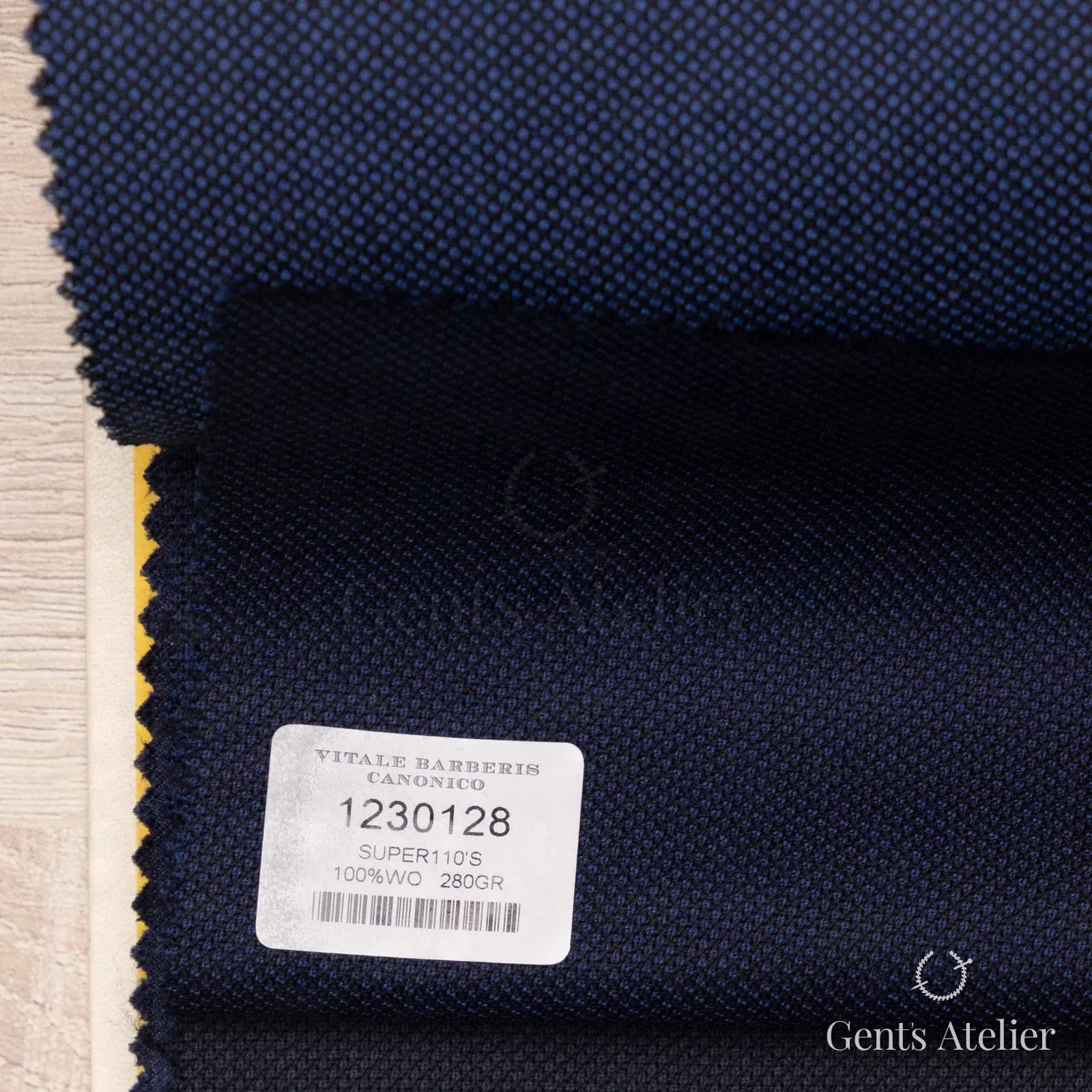 Образец ткани Vitale Barberis Canonico 1230128 с этикеткой, тёмно-синий