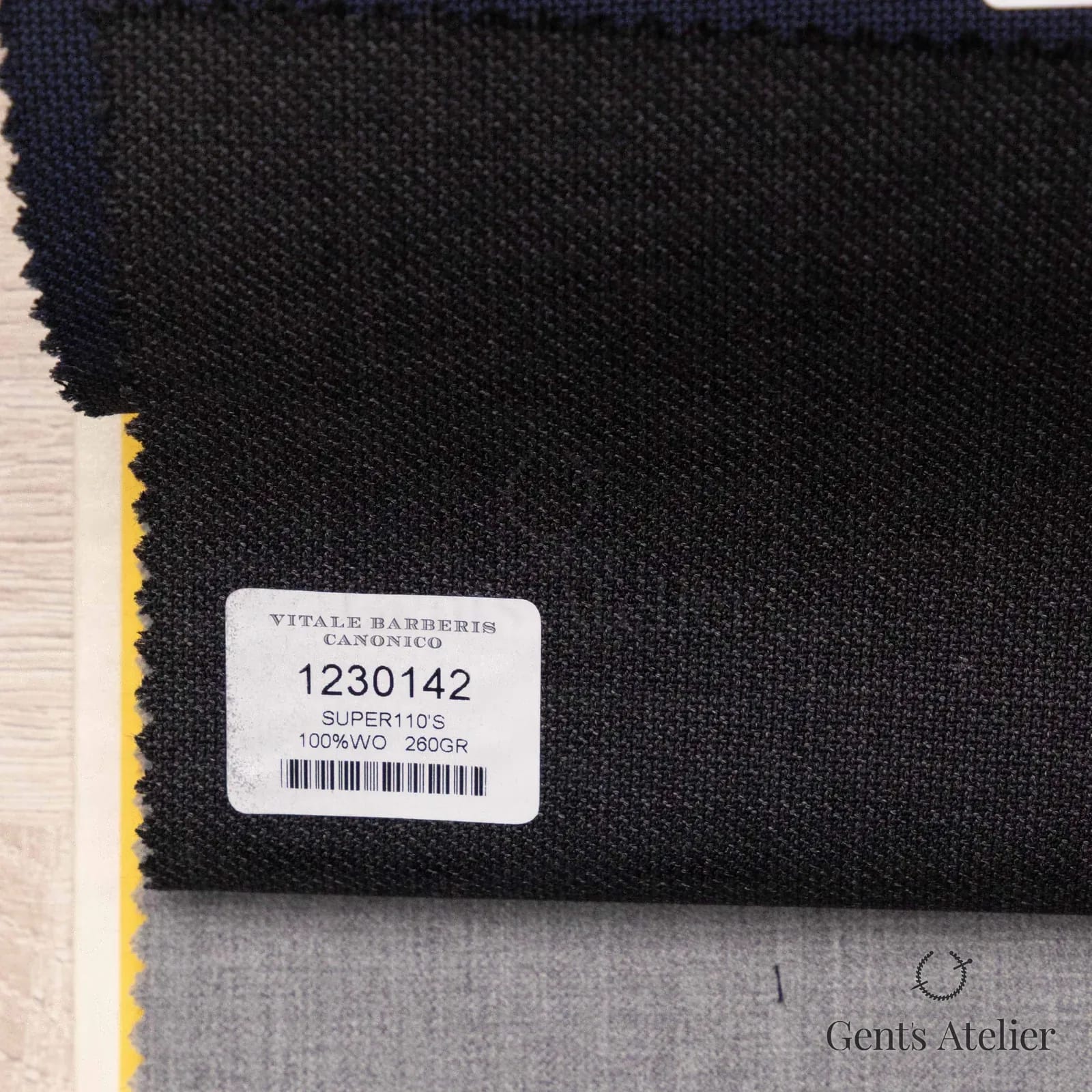 Образец ткани Vitale Barberis Canonico 1230142 с этикеткой, чёрно-синий