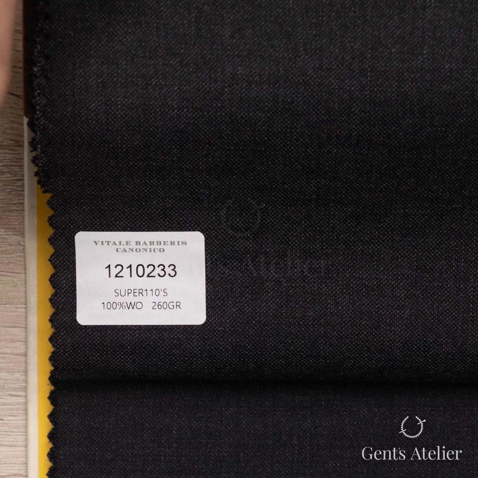 Образец ткани Vitale Barberis Canonico 1210233 с этикеткой, очень тёмно-серый