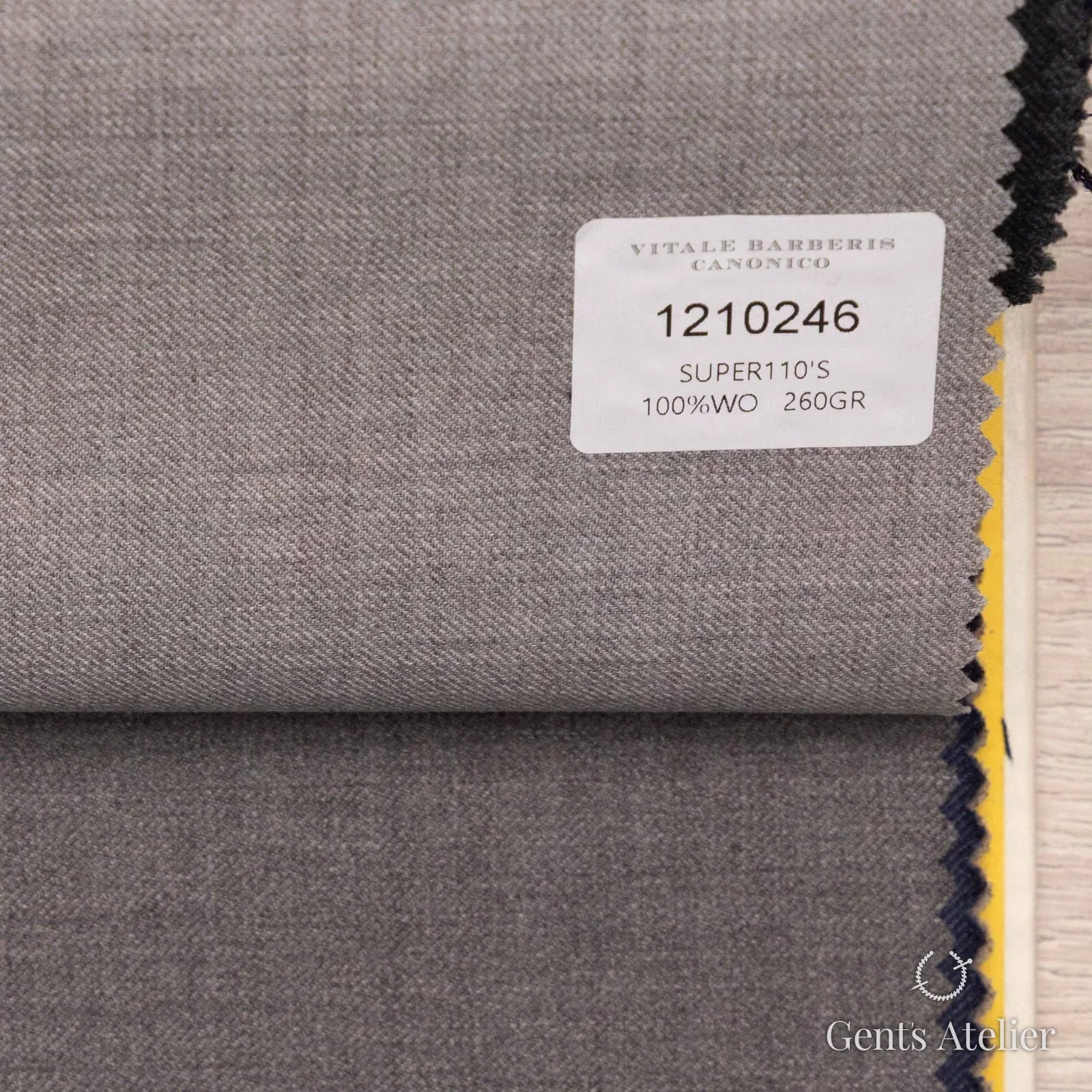 Образец ткани Vitale Barberis Canonico 1210246 с этикеткой, светло-серый