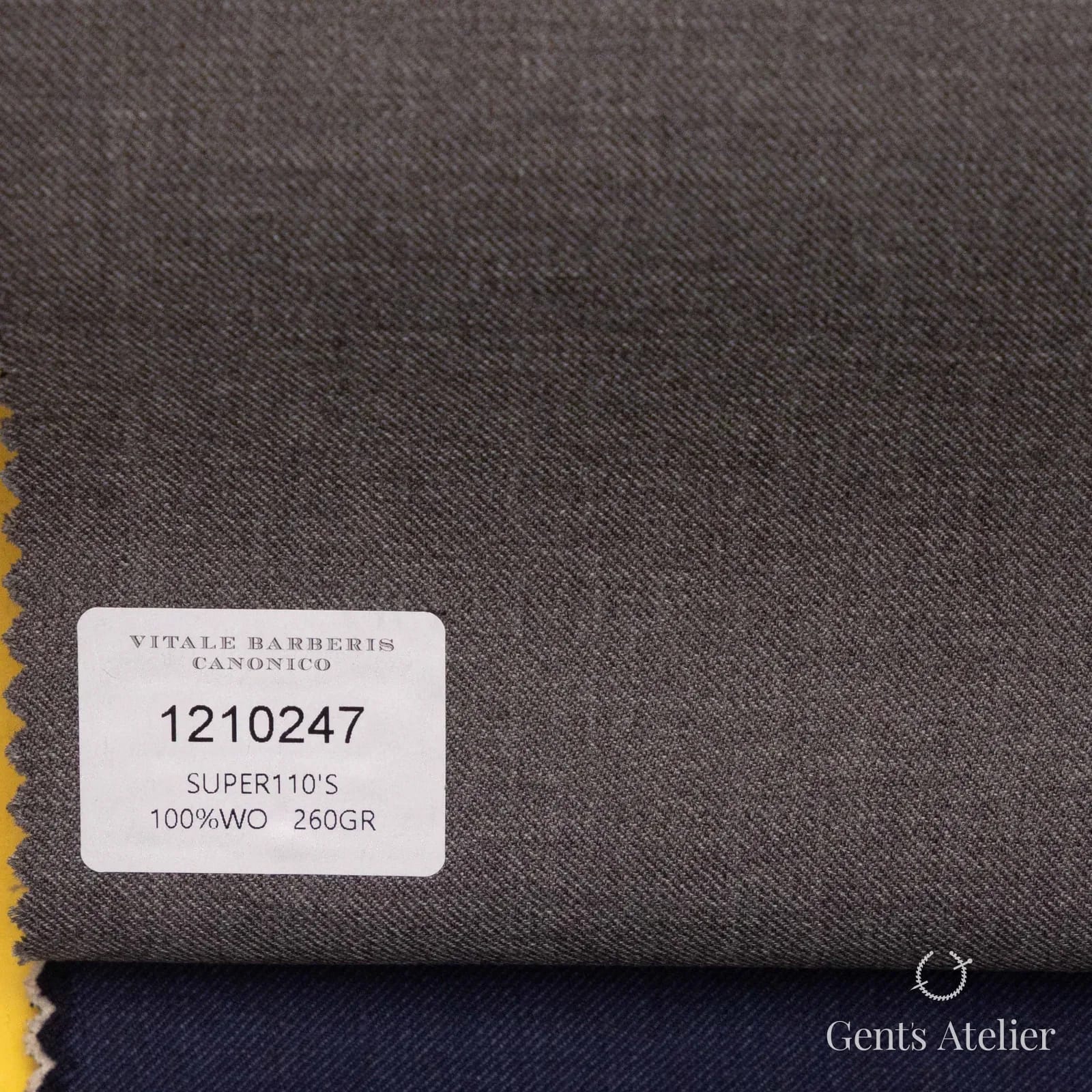 Образец ткани Vitale Barberis Canonico 1210247 с этикеткой, средне-серый