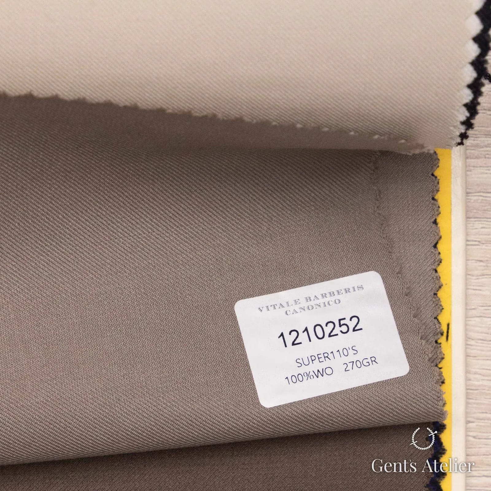 Образец ткани Vitale Barberis Canonico 1210252 с этикеткой, тауп