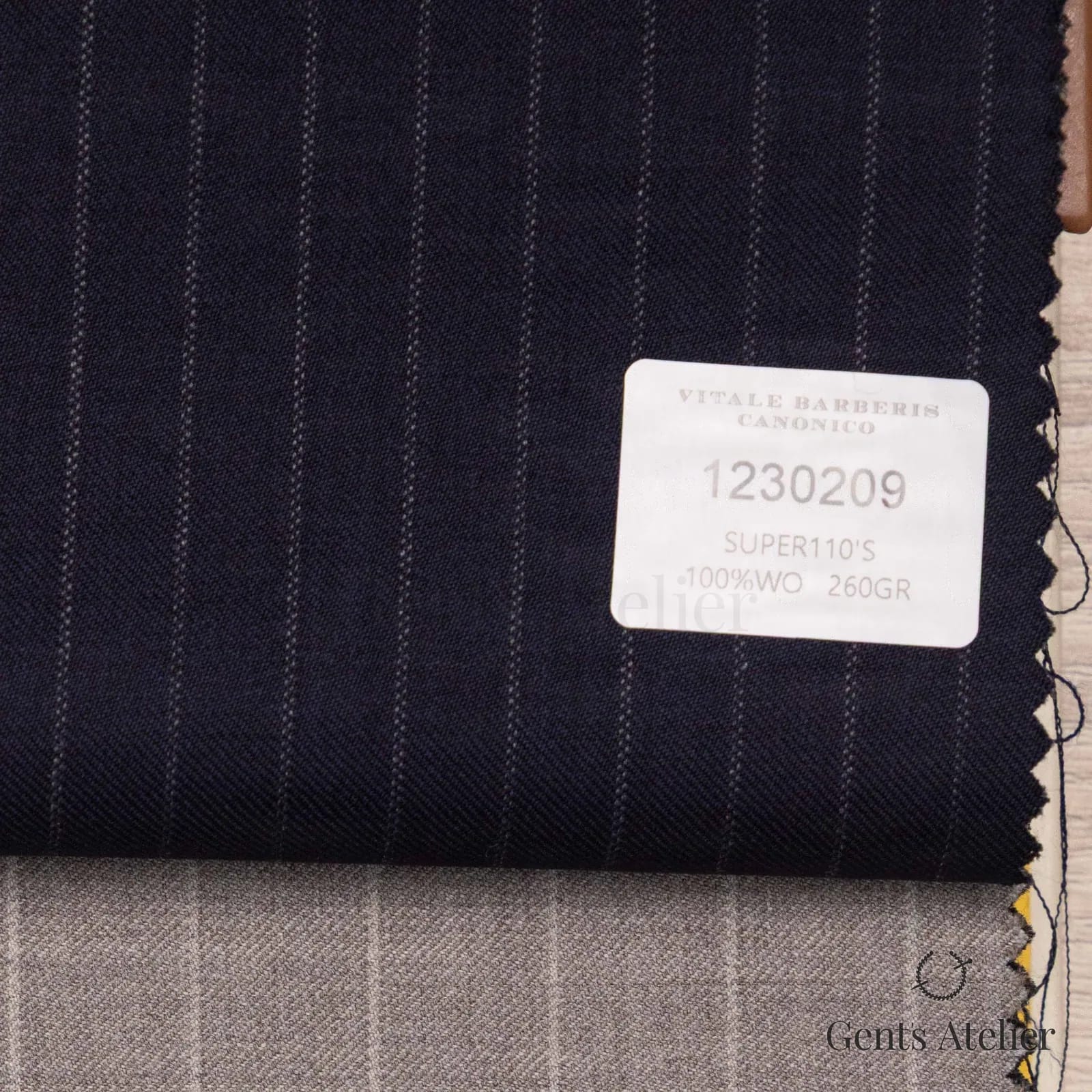 Образец ткани Vitale Barberis Canonico 1230209 с этикеткой, тёмно-синий