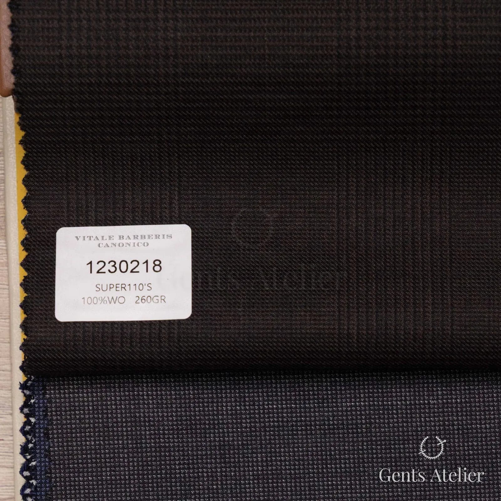 Образец ткани Vitale Barberis Canonico 1230218 с этикеткой, тёмно-коричневый