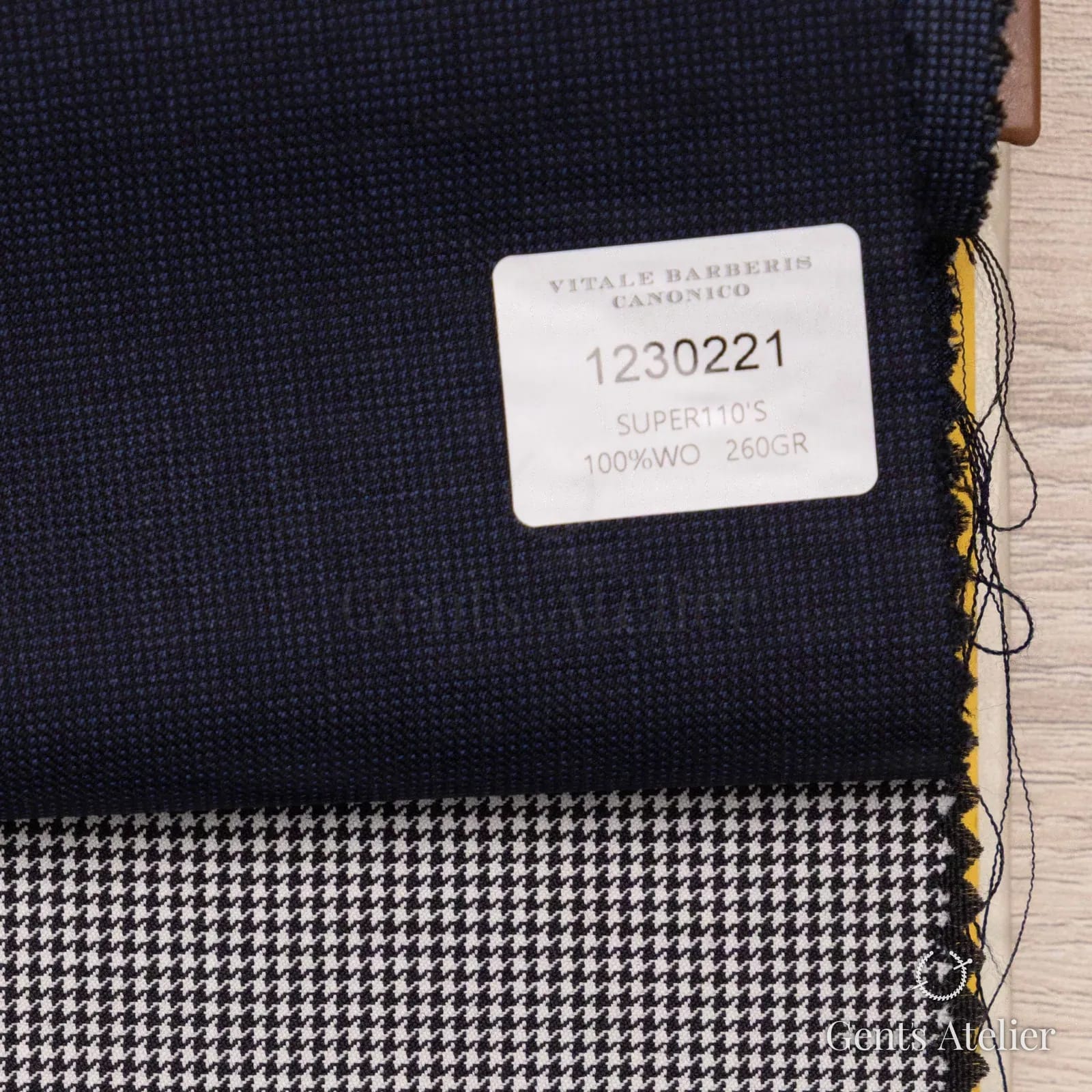 Образец ткани Vitale Barberis Canonico 1230221 с этикеткой, тёмно-синий