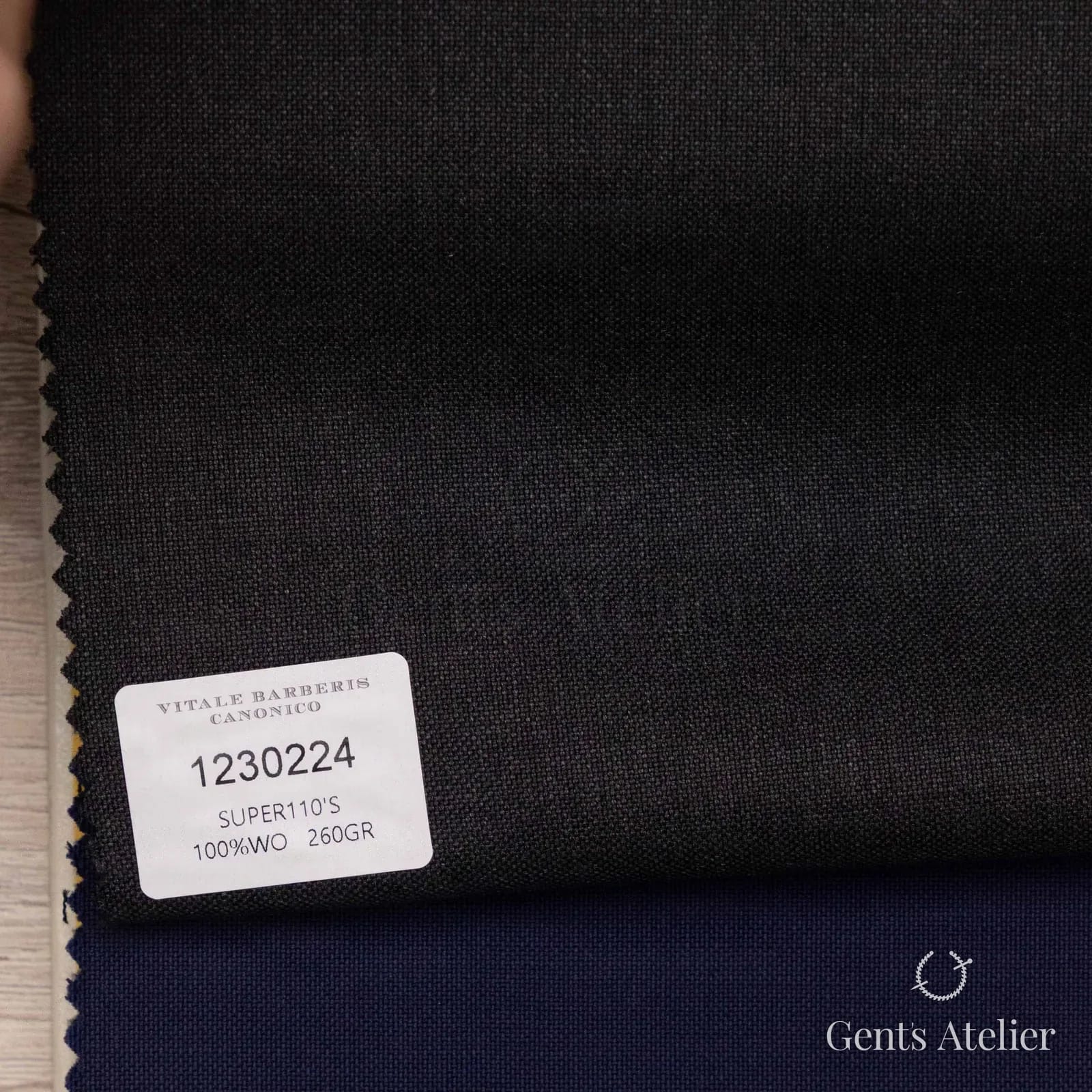 Образец ткани Vitale Barberis Canonico 1230224 с этикеткой, тёмно-серый
