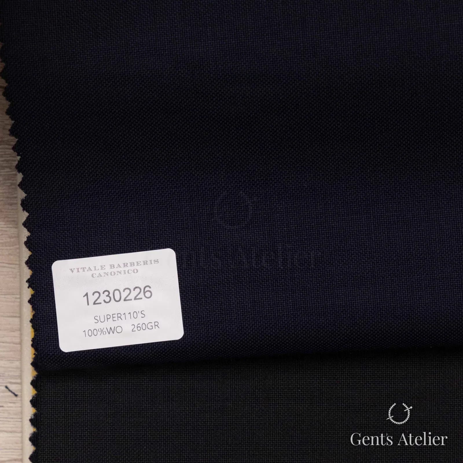 Образец ткани Vitale Barberis Canonico 1230226 с этикеткой, очень тёмно-синий