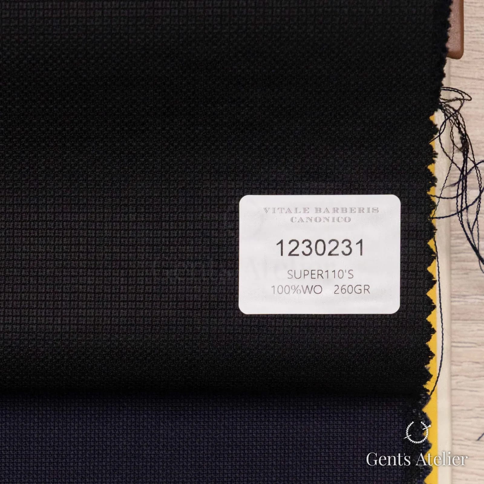 Образец ткани Vitale Barberis Canonico 1230231 с этикеткой, почти чёрный
