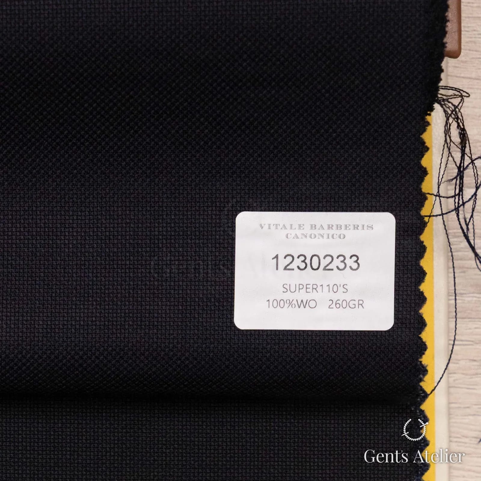 Образец ткани Vitale Barberis Canonico 1230233 с этикеткой, почти чёрный тёмно-синий