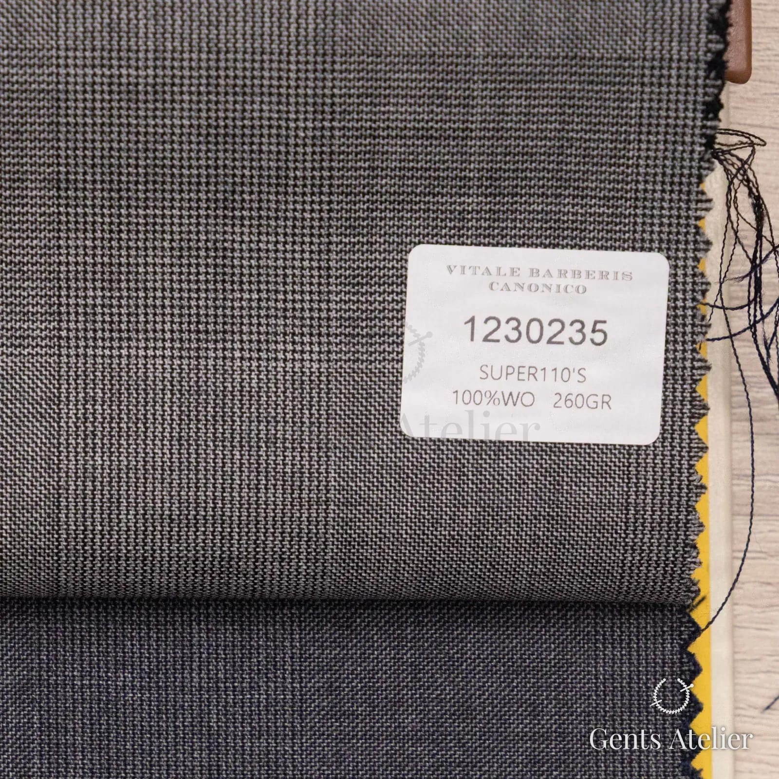 Образец ткани Vitale Barberis Canonico 1230235 с этикеткой, средне-серый
