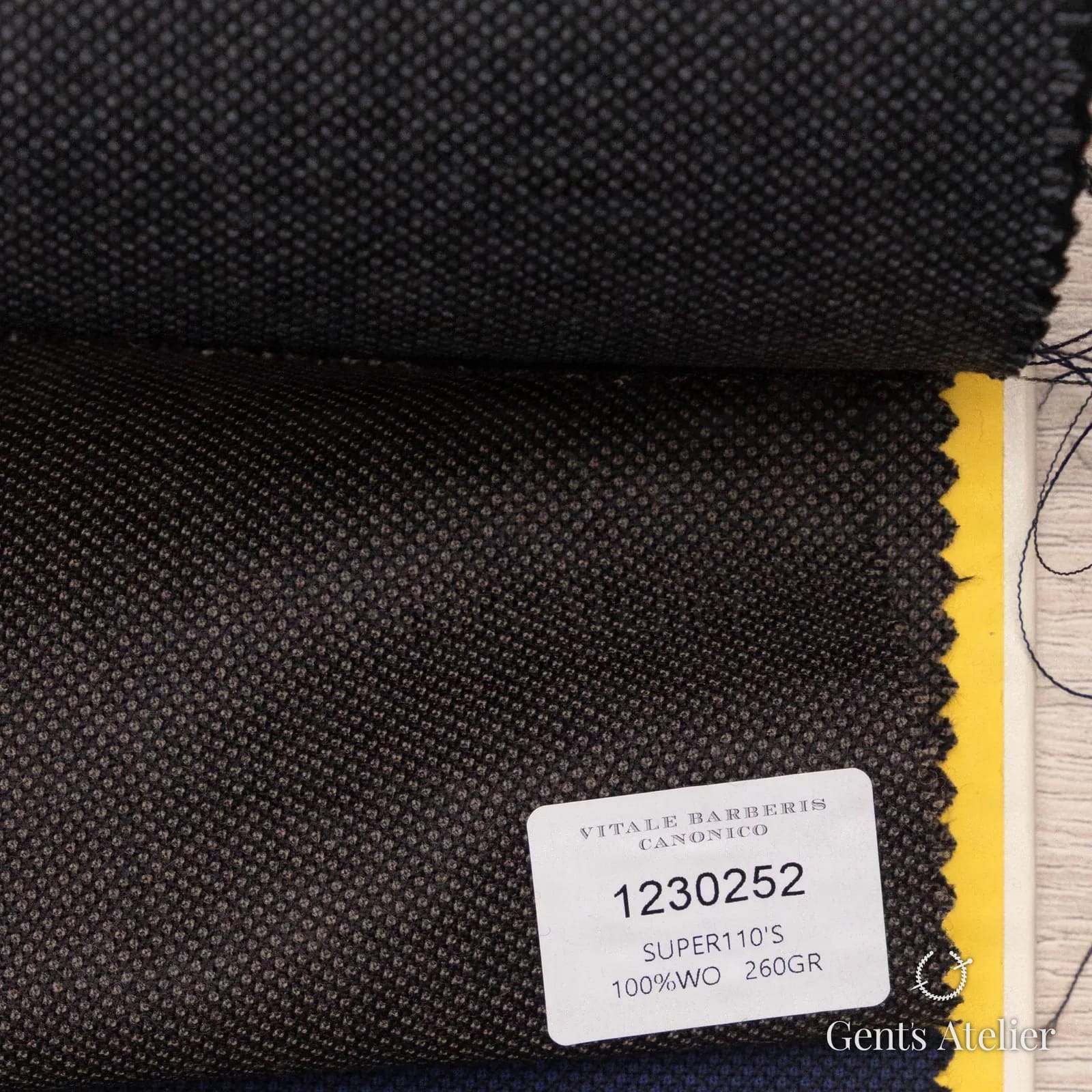 Образец ткани Vitale Barberis Canonico 1230252 с этикеткой, тёмно-синий с коричневым отливом