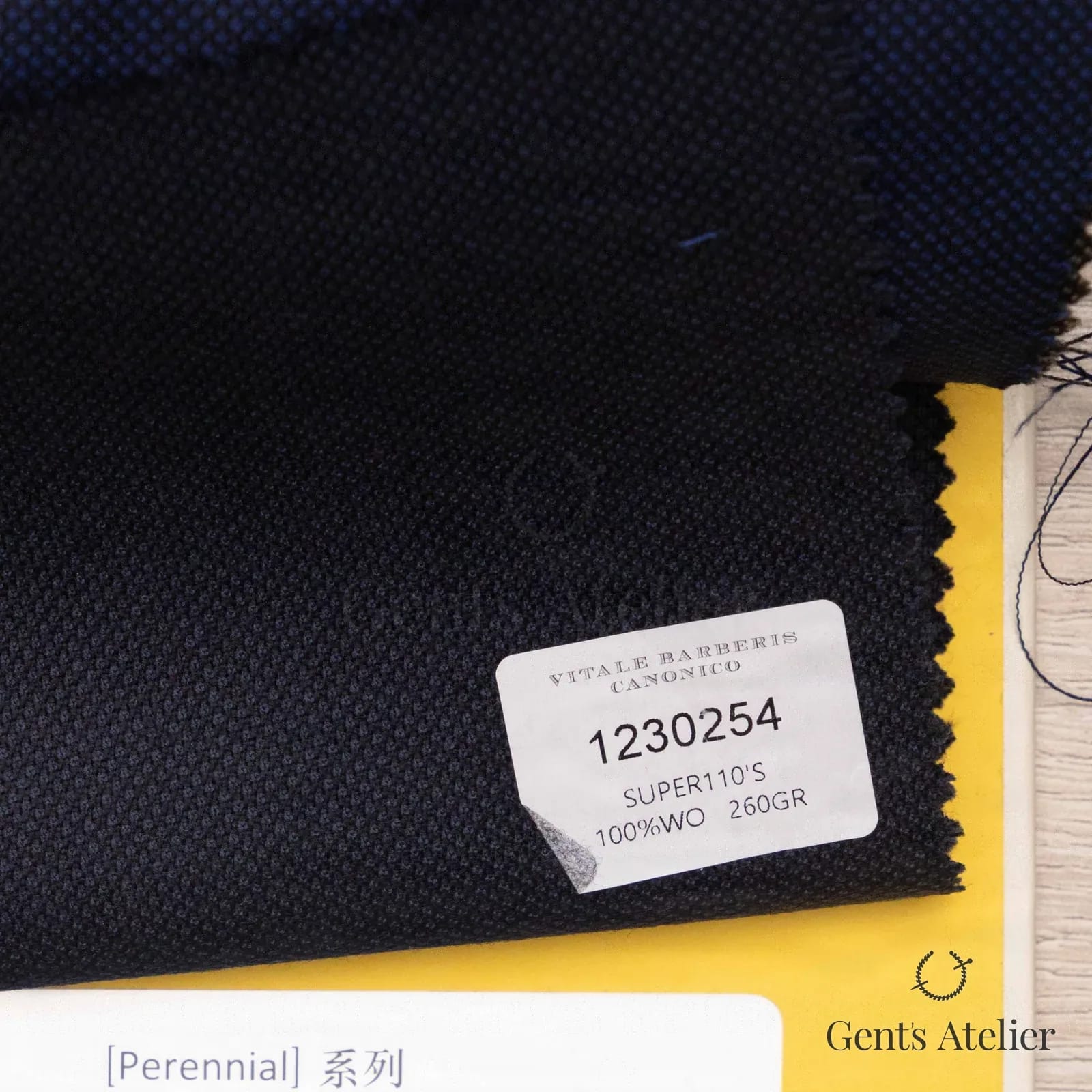 Образец ткани Vitale Barberis Canonico 1230254 с этикеткой, тёмно-синий