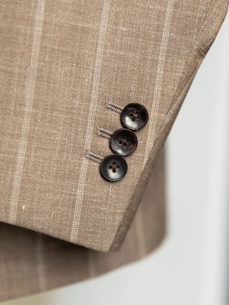 Двубортный костюм-двойка в цвете light brown - Фото 6