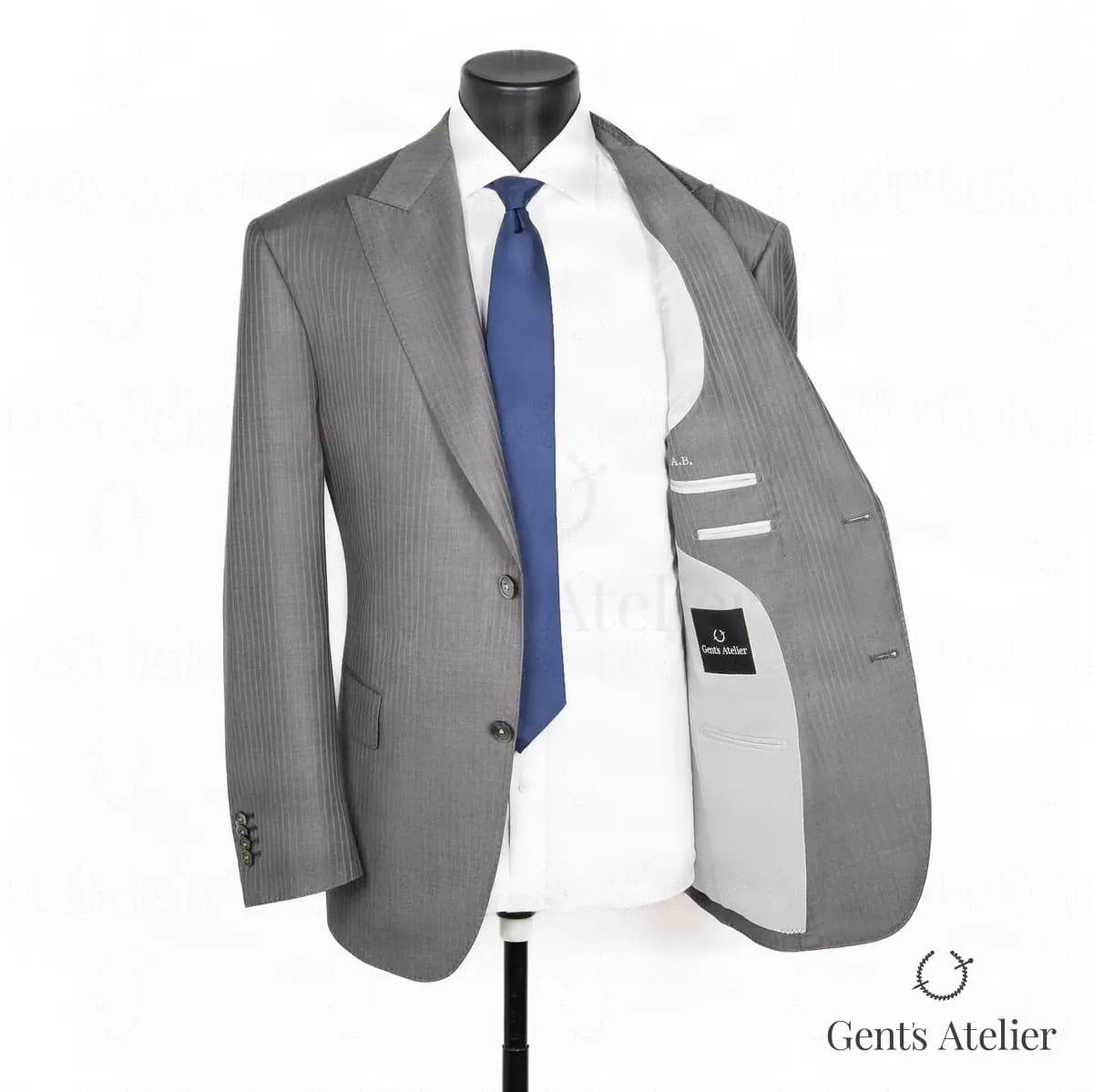 Костюм-двойка из премиальной ткани Ermenegildo Zegna - Спереди